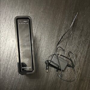 ARRIS SURFboard SBG10 Gateway with Power Adapter
